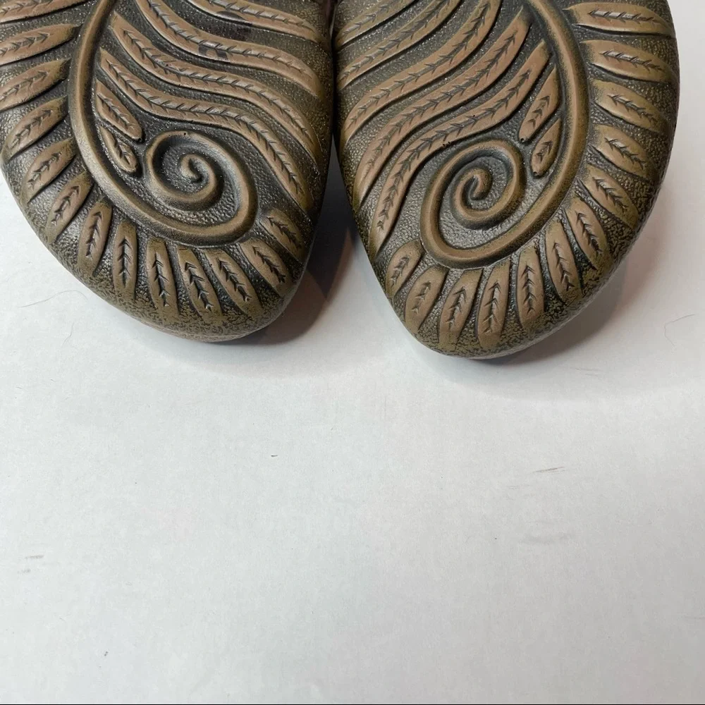 Brown Women's Shoes - Picture 8 of 11